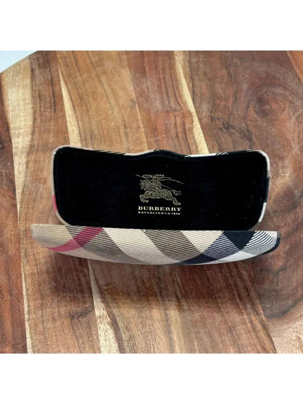 Burberry keep your